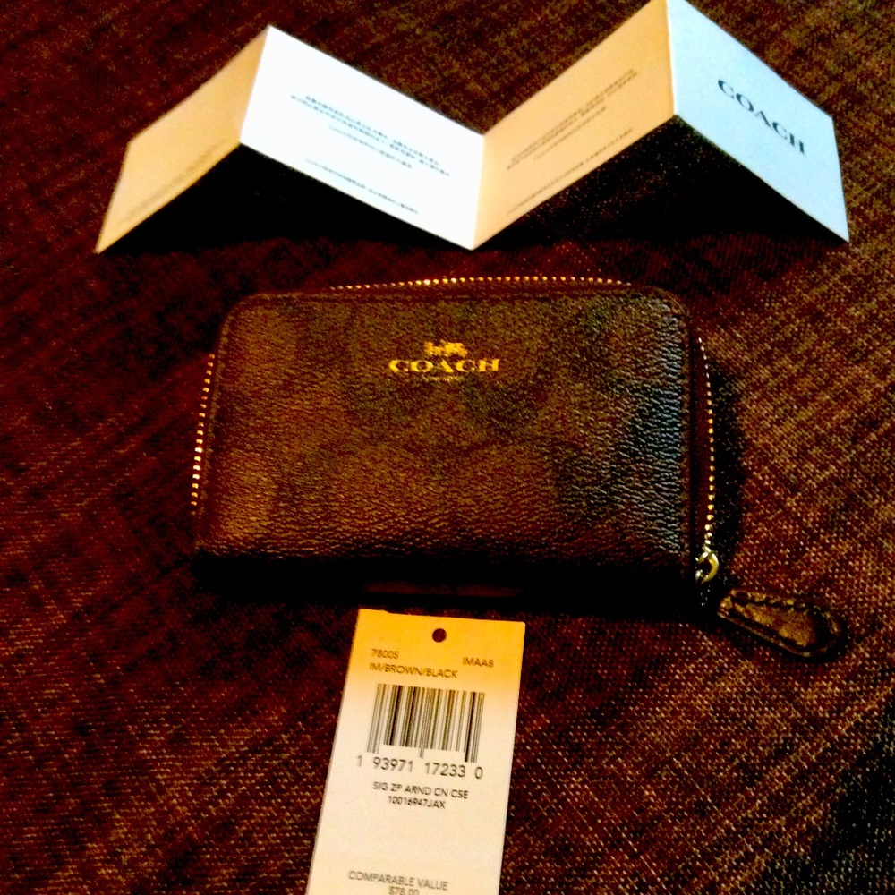 Coach change purse Like New !